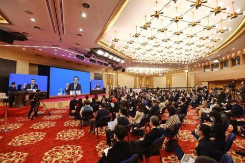 李克強：今年政府支出更多向民生領(lǐng)域傾斜，特別是義務(wù)教育和基本醫(yī)療